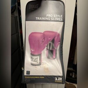 Everlast Pink Boxing Gloves, 12 ounces